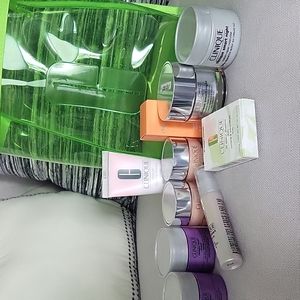 Clinique Gift Bag with facial items